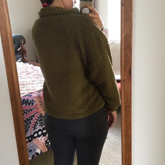 UO Willow Fuzzy Fleece Drawstring Teddy Jacket - Picture 5 of 8